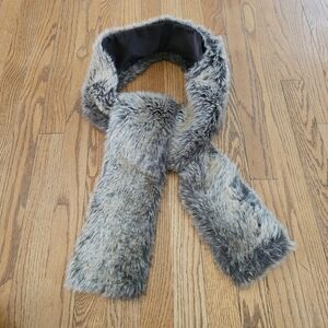 Cejon Luxurious Faux Fur Gray Scarf
